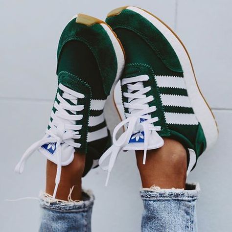 green tennis shoes Green Adidas Shoes, Mode Shoes, Green Adidas, Adidas Zx, Mode Casual, Us Air Force, Best Sneakers, One Piece For Women, Latest Outfits