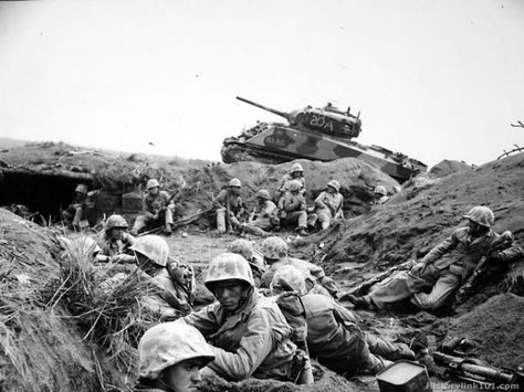 Marines from the 24th Marine Regiment during the Battle of Iwo Jima. Battle Of Iwo Jima, Ww2 Photos, Iwo Jima, Wwii Photos, United States Military, Us Marines, Medal Of Honor, United States Marine Corps, Military Uniforms