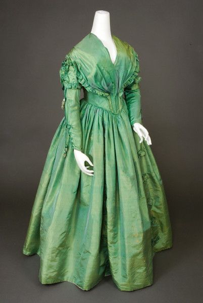 Green Changeant Silk Dress, circa 1840, Tasha Tudor Collection 1840s Dress, Tasha Tudor, Tudor Costumes, 19th Century Clothing, 19th Century Fashion, Century Clothing, Victorian Clothing, Antique Dress, Costume Collection