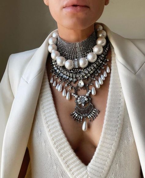 Dylanlex Style, Dylanlex Jewelry, Pearls Outfit Casual, Luxury Silver Bohemian Necklaces, Luxury Bohemian Necklace With Oxidized Finish, Luxury Bohemian Metal Necklace, Luxury Jeweled Statement Choker, Easy Hairstyles For Thick Hair, Dope Jewelry Accessories