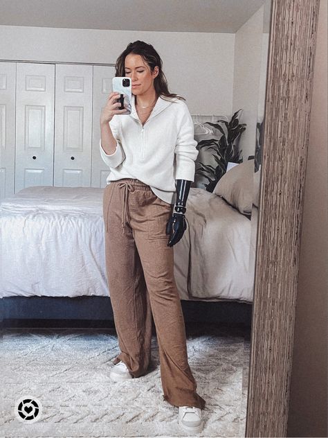 Trendy Stay At Home Mom Outfits, Stay At Home Mom Outfits Fall, At Home Mom Outfits, Stay At Home Mom Outfits, Stay Home Outfits, Winter Modest Outfits, Fall Comfy Outfits, Stay At Home Outfits, Mom Outfits Fall