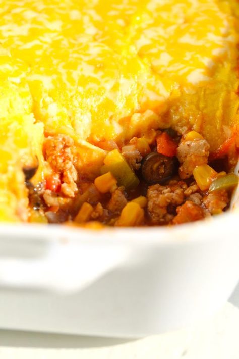 Tamale Pie Casserole, Beef Tamale Pie, Casserole With Corn, Onions Recipes, Easy Tamales, Cornmeal Crust, Tamale Pie Recipe, Current Hairstyles, Cornmeal Recipes