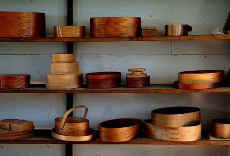 shaker boxes Shaker Style Furniture, Shaker Village, Box Maker, Pantry Boxes, Shaker Boxes, Shaker Furniture, Simple Gifts, Shaker Style, Primitive Decorating