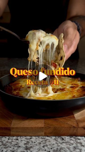 144 likes, 1 comments - rodricocinando el May 16, 2024: "#10 RECETA DE QUESO FUNDIDO DE CHORIZO Receta: - Cebolla - Pimiento - Chorizos - Queso para fundir (Puede ser mozzarella) - Salsa picante...". A 380, Queso Fundido, Nachos, Mozzarella, Tacos, On Instagram, Instagram