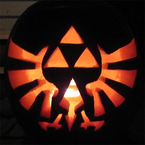 Zelda Pumpkin, Cool Pumpkin Designs, Triforce Design, Pumpkin Cravings, Amazing Pumpkin Carving, Eco Friendly Diy, Pumpkin Carving Designs, Lantern Ideas, Pumpkin Carvings Stencils