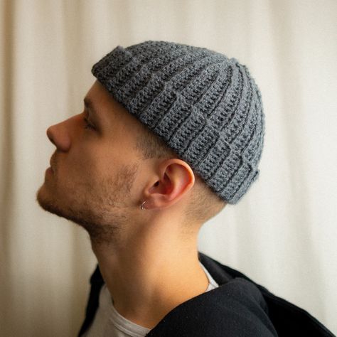 Mens Crochet Winter Hat, Beanie Crochet For Men, Crochet Hat Free Pattern Mens, Fisherman’s Beanie Crochet, Crocheting Hats For Beginners, Knitting Ideas For Men, Crochet Beanie Man, Crochet Hat For Man, Crochet Hat Ideas For Men