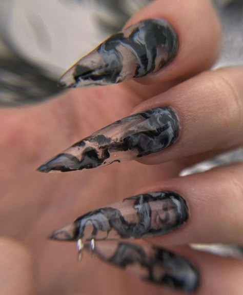 Nail Nail Designs, Acrylic Nails Ideas, Horror Nails, Art Designs Ideas, Halloween Acrylic Nails, Punk Nails, Hippie Nails, Gothic Nails, Goth Nails