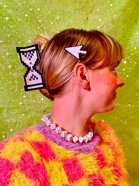 Kitsch Fashion, Cute Clips, Hair Clip Hairstyles, Life Reference, Craft Clay, Y2k Hair, Y2k Hairstyles, Y2k Accessories, Clip Hairstyles