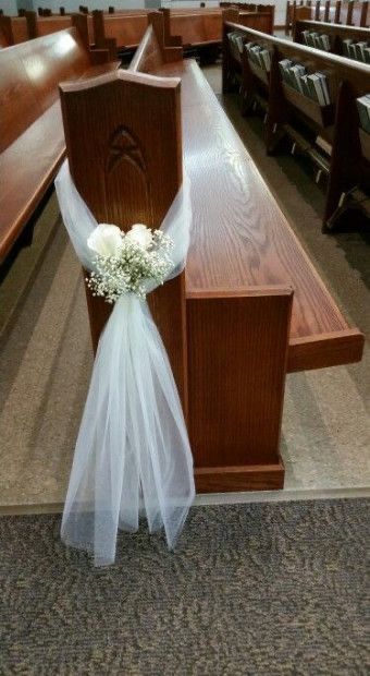 Wedding Pew Decorations, Ceremony Decorations Church, Pew Decorations, Wedding Pews, Church Pews, Church Wedding Flowers, Cheap Wedding Decorations, Fresh Wedding Flowers, Simple Wedding Decorations