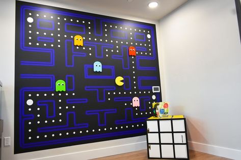 Custom Packman wall graphic designed for Ronald McDonald House in Boise, Idaho. #environmentaldesgn #wallmural #interiorgraphics #interiorbranding #customfabrication #wallgraphic #packman Gamer Accent Wall, Nintendo Game Room, Pacman Wall, Playroom Refresh, Townhome Remodel, Game Net, Vr Room, Environmental Branding, Man Bedroom