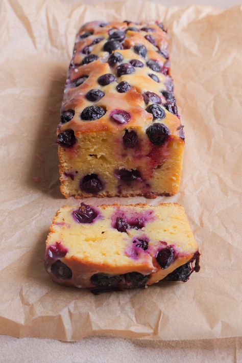 Yogurt Loaf Cake, Simple Weeknight Meals, Healthy Blueberry Cake, Summer Cake, Loaf Cake Recipes, Yoghurt Cake, Light Cakes, Blueberry Lemon Cake, Easy Blueberry