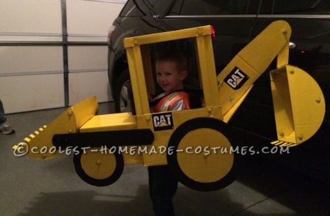 Super Cool Backhoe Costume for a 3-year-Old (Load On the Treats!) Backhoe Costume, Excavator Costume, Halloween Costumes For Big Kids, Themed Halloween Costumes, 2023 Halloween, Diy Camera, Homemade Costumes, Construction Party, Halloween 2015