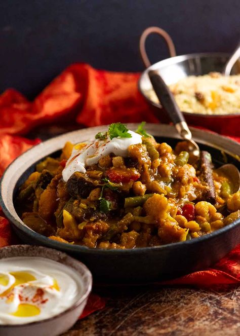 Vegetable Tagine Vegetable Tagine, Moroccan Stew, Tomato Curry, Tagine Recipes, Low Calorie Dinners, Recipetin Eats, Recipe Tin, Hearty Stews, Moroccan Food