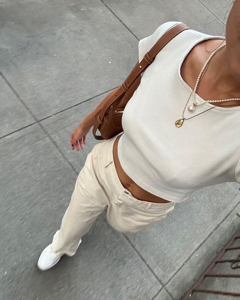 White T Shirt Summer Outfit, Spring Fashion Aesthetic, Oufits Casual, Outfit Check, Luxury Aesthetic, Basic Outfits, Fashion Aesthetic, Spring Summer Outfits, Elegant Outfit