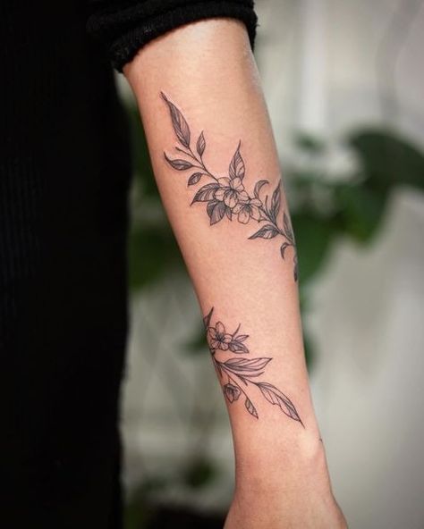 VVS Tattoo | Vine with flower tattoo on Arm . . #vinewithflower #vinewithflowertattoo #armtattoo #leaftattoo #finelineleaves #leavestattoo #vinetattoo… | Instagram Vine With Flowers Tattoo, Flower Tattoo On Arm, Flower Vine Tattoos, Tattoo On Arm, Flower Tattoo Arm, Vine Tattoos, Birth Flower Tattoos, Flowers Tattoo, Flowering Vines