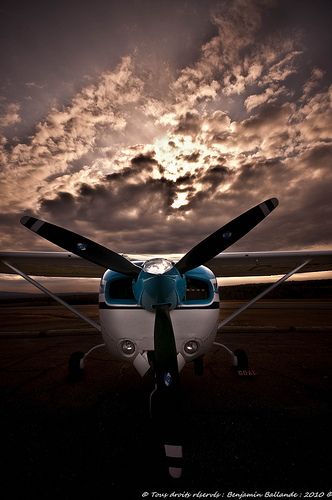 Cessna 182 RG : Québec : Canada .... I remember going up just about every Sunday afternoon with my Darling Daddy! After church, we'd have lunch & then we'd be off.  Shooting "touch & goes" or just tooling around. It was a wonderful part of my childhood & fueled my love of flying. Cessna 182, Cessna Aircraft, Plane Photography, Bush Plane, Cessna 172, Airplane Wallpaper, Private Aircraft, Airplane Photography, Private Pilot