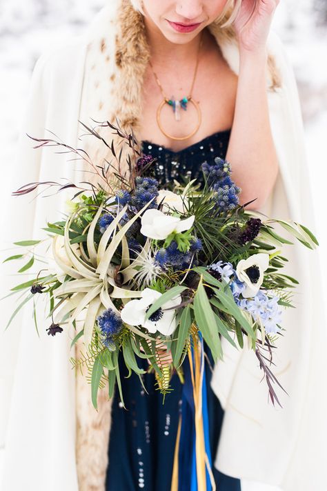 Dark Blue Flowers Wedding, Galaxy Wedding Flowers, Star Wedding Cake, Celestial Wedding Flower Bouquet, Celestial Bridal Bouquet, Galaxy Bouquet Bridal, Celestial Flowers, Celestial Wedding Flowers, Celestial Wedding Bouquet