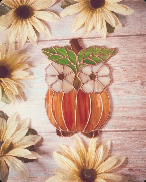 Owl Pumpkin, Stained Glass Pattern, Making Stained Glass, Glass Pattern, Art Community, Glass Ideas, Stained Glass Patterns, Stain Glass, Stained Glass Art