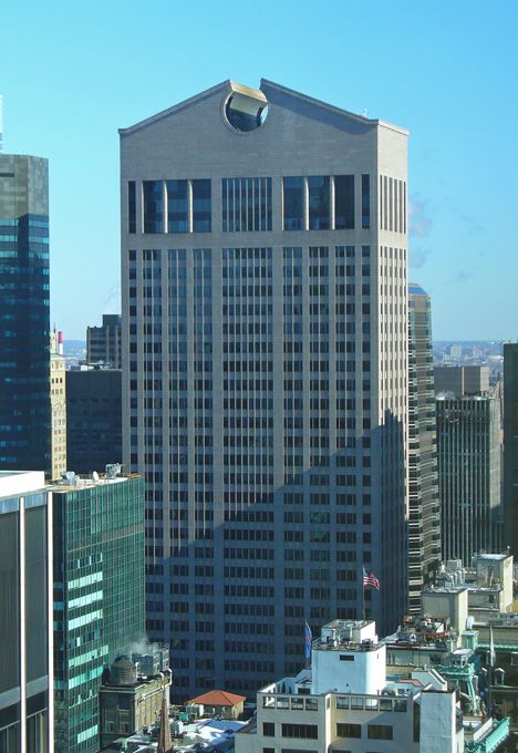 Postmodern buildings: AT&T Building, New York by Johnson/Burgee Philip Johnson Architecture, Why Architecture, Post Modern Architecture, Postmodern Art, New York Architecture, Philip Johnson, Tall Buildings, Walter Gropius, Bonnie Wright