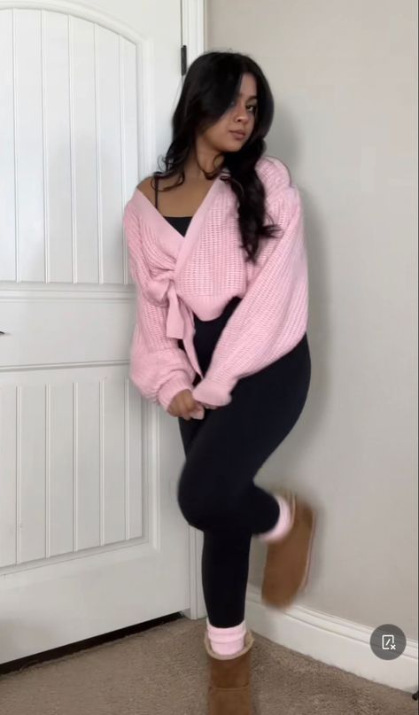 Pink Shirt Black Leggings Outfit, Ballet Sweater Outfit, Plus Size Pink Sweater, Light Pink Long Sleeve Shirt Outfit, Girly Winter Outfits Pink, Plus Size Coquette, Winter Outfits Pink, Pink Leggings Outfit, Casual Neutral Outfits