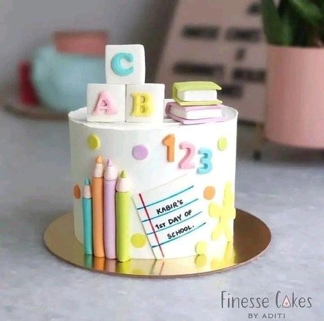 Teacher Birthday Cake, Kindergarten Graduation Cake, Bolo Tumblr, Teachers Day Cake, School Snack Ideas, Teacher Cakes, Alphabet Cake, Decoration Patisserie, School Cake