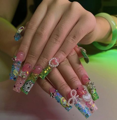 tokidoki kawaii gyaru nails inspo Green Gyaru Nails, Agejo Gyaru Nails, Gyaru Nails Tropical, Tokidoki Nails, Decora Nails, Gyaru Nails, Agejo Gyaru, Nail Growth Tips, Am I Pretty