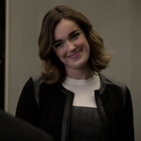 Jemma Simmons Simple Profile Picture, Jemma Simmons, Simple Profile, Elizabeth Henstridge, Fitz And Simmons, Shield Icon, Marvel Agents Of Shield, Marvel Show, Video Star