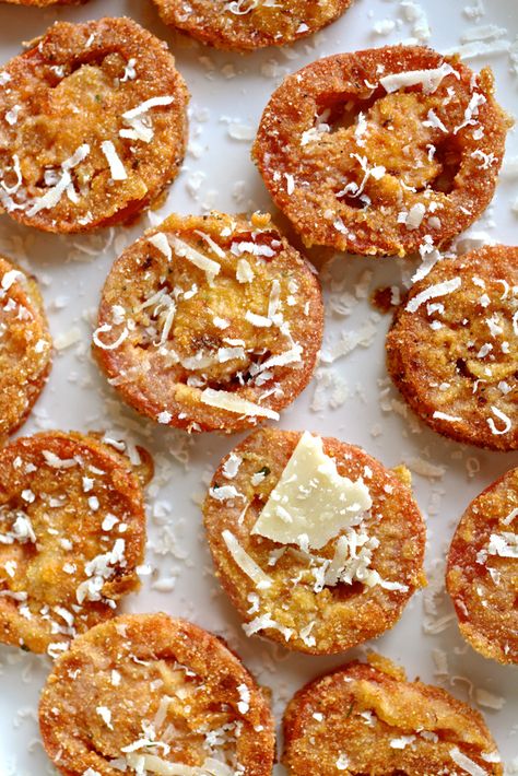 Fried Green Tomatoes got nothin' on Fried Red Tomatoes! | ciaochowbambina.com #friedredtomatoes #appetizer #Italianfood Cauliflower Cakes, Sweet Potato Fritters, Fried Tomatoes, Cream Cheese Rolls, Potato Fritters, Fried Green, Seasoned Bread Crumbs, Fried Green Tomatoes, Glazed Chicken