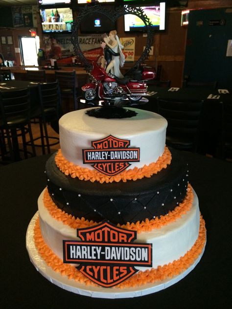 32+ Brilliant Picture of Harley Davidson Birthday Cakes - davemelillo.com Harley Davidson Wedding Cake, Bolo Motocross, Motorcycle Birthday Cakes, Birthday Cake Pinterest, Harley Davidson Cake, Harley Davidson Decor, Harley Davidson Birthday, Motorcycle Cake, Harley Davidson Wedding