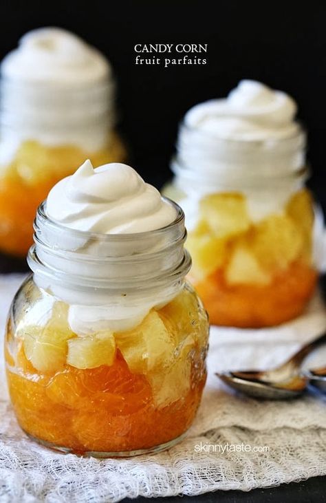 Candy Corn Fruit Parfaits Healthy Halloween Desserts, Fruit Parfaits, Delicious Halloween Treats, Healthy Halloween Treats, Dulces Halloween, Fruit Parfait, Healthy Halloween, Fruit Cups, Skinny Taste Recipes