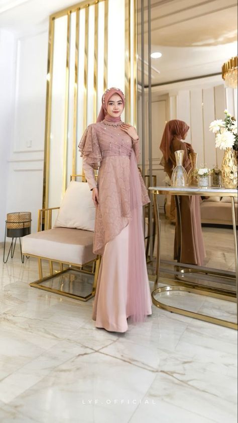 Model Dress Brokat Modern, Muslim Dress Party, Dress Brokat Modern, Model Dress Kebaya, Dress Muslim Modern, Party Dress Inspiration, Hijab Dress Party, Dress Kebaya, Model Gamis