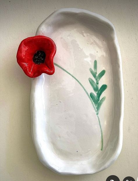 Clay Crafts Flower Pot, Poppy Pottery, Clay Poppy, Ceramic Poppy, Ceramic Plates Art, Ceramic Poppies, Handmade Pottery Plates, Ceramics Pottery Bowls, Diy Pottery Painting