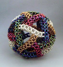 EP Originals: Another Icosahedron Beaded Figures, 3d Beading, Beaded Ball, Beaded Beads, Beaded Boxes, Beaded Christmas Ornaments, Beaded Crafts, Bead Stitching, Beaded Animals