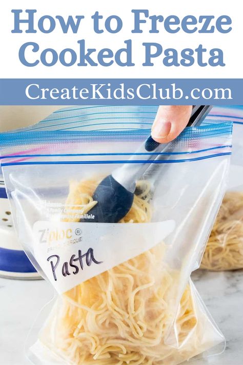 Don’t throw away leftover pasta – freeze it! If you find yourself making too much pasta save yourself time and energy the next time by learning how to freeze pasta. It’s easy to reheat quickly and tastes great. How To Freeze Cooked Pasta, Tupperware Pasta Maker, Can You Freeze Cooked Pasta, How To Cook Pasta Ahead Of Time, How To Freeze Leftovers, How To Freeze Pasta, Easy Meals You Can Freeze And Reheat, Frozen Pasta Meals, Leftover Fettucini Noodles