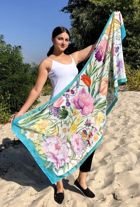 Hand Painted Silk Shawl may Garden 72 28 Wedding Silk - Etsy Stole Ideas, Flower Shawl, Print Scarf Design, Textile Painting, Womens Birthday, Silk Scarf Design, Designer Silk Scarves, Evening Shawls, Hand Painted Fabric