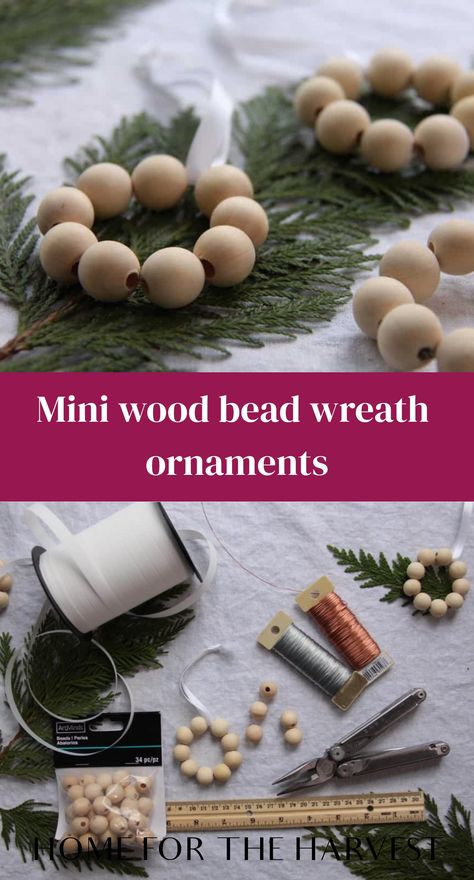 Diy Beaded Wreath, Wooden Bead Ornaments Diy, Wood Bead Ornaments Diy, Mini Wreaths Diy, Small Wreath Ideas, Beaded Christmas Ornaments Diy, Wood Bead Christmas Ornaments, Mini Wreath Diy, Wood Xmas Trees