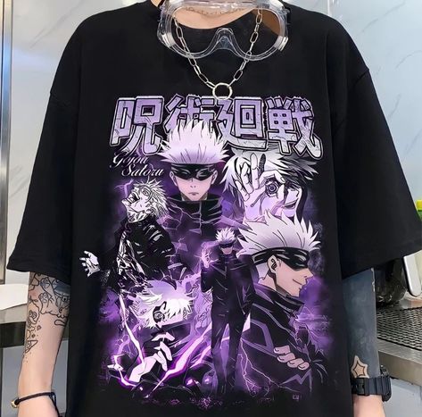 Jujutsu Kaisen Tshirt, Gothic Shorts, Handsome Clothes, Anime Jujutsu Kaisen, Shopping World, Jujutsu Kaisen, T Shirt Top, Jujutsu, Simple Style