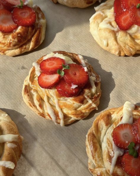 Strawberry frosted pastries Danish Pastries Aesthetic, Strawberry Pastry Aesthetic, Danish Pastry Aesthetic, Puff Pastry Aesthetic, Asthetic Baking Recipes, French Pastry Aesthetic, Pastry Esthetic, Sketchpad Aesthetic, Aesthetic Pastries