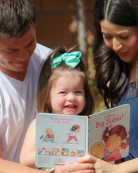 Big Sister Book, Pregnancy Announcement! Fall Big Sister Announcement, Big Sister Photoshoot Announcement, Big Sister Fall Announcement, Big Sister Book Announcement, Maternity Pictures With Big Sister, Pregnancy Announcement Big Sister, Big Sister Announcement, Fall Maternity Photos, Letter To My Daughter