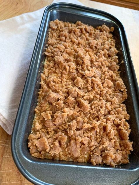 Cinnamon Crunch Banana Bread | Foodtalk Cinnamon Crunch Banana Bread, Banana Bread Cinnamon, Baking Banana, Cinnamon Banana Bread, Bread Cinnamon, Banana Bread Recipe Moist, Banana Dessert Recipes, Cinnamon Crunch, Moist Banana Bread