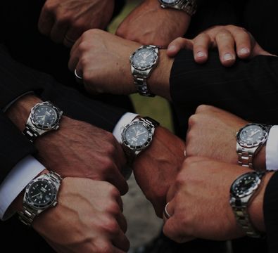 groomsmen watches! So they are on time ;) Groomsmen Watches, Groomsmen Poses, Groomsmen Getting Ready, Grooms Party, Bridesmaid Groomsmen Gifts, Groomsmen Photos, Wedding Gifts For Groomsmen, Wedding Of The Year, Watch Photo