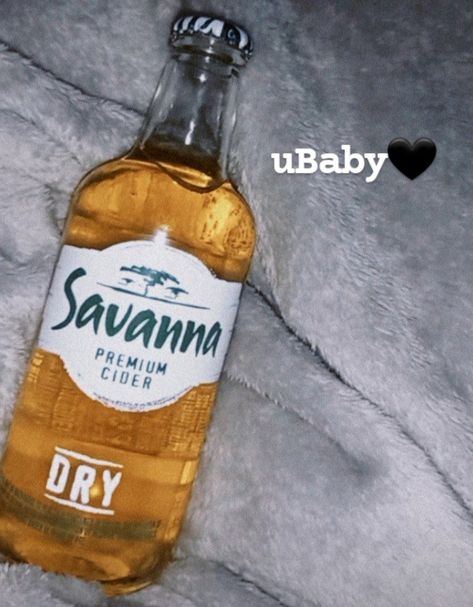 Savanna Savanna Cider, Aloe Vera Juice Recipes, Dinner Date Aesthetic, Alcoholic Drinks Pictures, Liqueur Drinks, Pretty Alcoholic Drinks, Alcohol Aesthetic, Food Therapy, Pretty Drinks