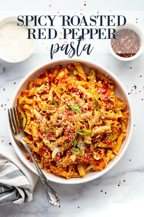 This roasted red pepper pasta features a creamy chili roasted red pepper sauce coating every inch of tender pasta with nutty Parmesan and green onions on top. Healthy Red Pepper Pasta, Pasta Bell Peppers, Roasted Red Pepper Recipes, Roasted Pepper Pasta, Roasted Pepper Recipes, Roasted Red Peppers Recipes, Roasted Chili Peppers, Creamy Chili, Spicy Salmon Sushi