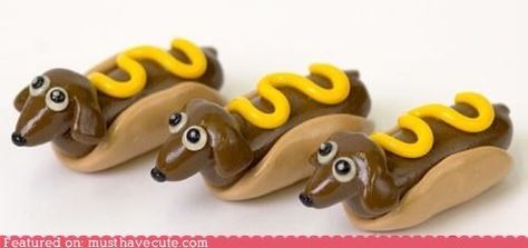 Hot Dog Dachshund Hot Dog Dog, Dachshund Hot Dog, Dachshund Miniature, Miniature Sculpture, Clay Figurines, Weiners, Clay Stuff, Real Dog, Clay Crafts Air Dry