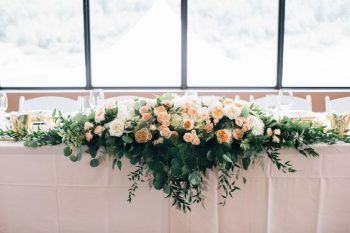 DIY Ideas for Your Head Table Wedding Flower Arrangements Table, Blush Pink Wedding Flowers, Wedding Table Pink, Table Flower Arrangements, Table Arrangements Wedding, Head Tables, Blush Wedding Flowers, Wedding Table Flowers, Bouquet Ideas