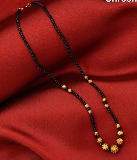 Latest Black Beads Chain Designs, Black Mangalasutram Chain Designs, Karimani Chain Designs, Simple Black Beads Chain, Black Beeds Chain Indian Gold Short, Rajwadi Mangalsutra Design, Mangalasutram Black Beads Chain Designs, Wedding Jewelry Simple, Ruby Jewelry Necklaces