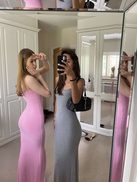 How To Style Long Dresses Casual, Skims Dress Outfit Summer, Mirror Pics Dress, Skims Dress Styled, Skim Dress, Bff Clothes, Dress Mirror Pic, Long Slim Dress, Feminine Wardrobe