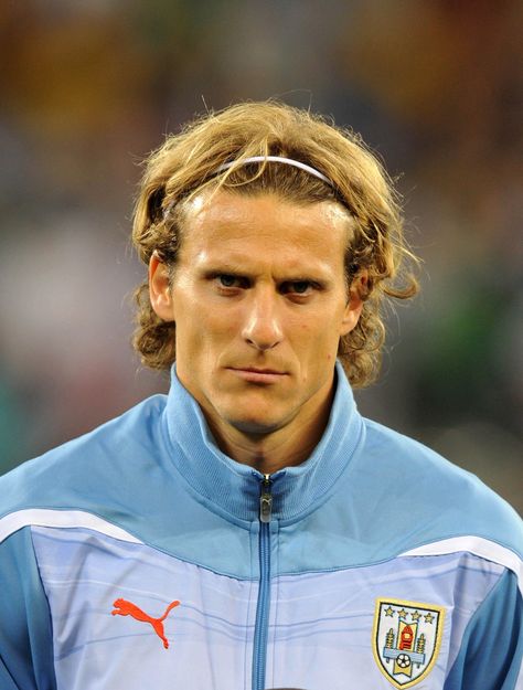 Diego Forlan Diego Forlan, Vintage Football, May 31, Football, On Instagram, Quick Saves, Instagram, American Football