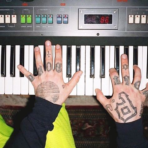 Mac Miller Tattoos, Mac Collection, Artsy Pictures, Mac Miller, Amy Winehouse, I Cant Even, Tufted Rug, 1 Day, Rappers