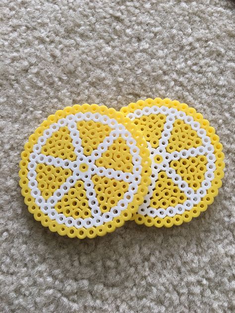 Pixel Art Coaster, Circle Hama Bead Patterns, Pyssla Ideas Circle, Hama Bead Coasters Ideas, Circle Melty Beads Patterns, Perler Beads Circle Patterns, Circular Perler Bead Patterns, Circle Perler Beads, Pixel Art Circle